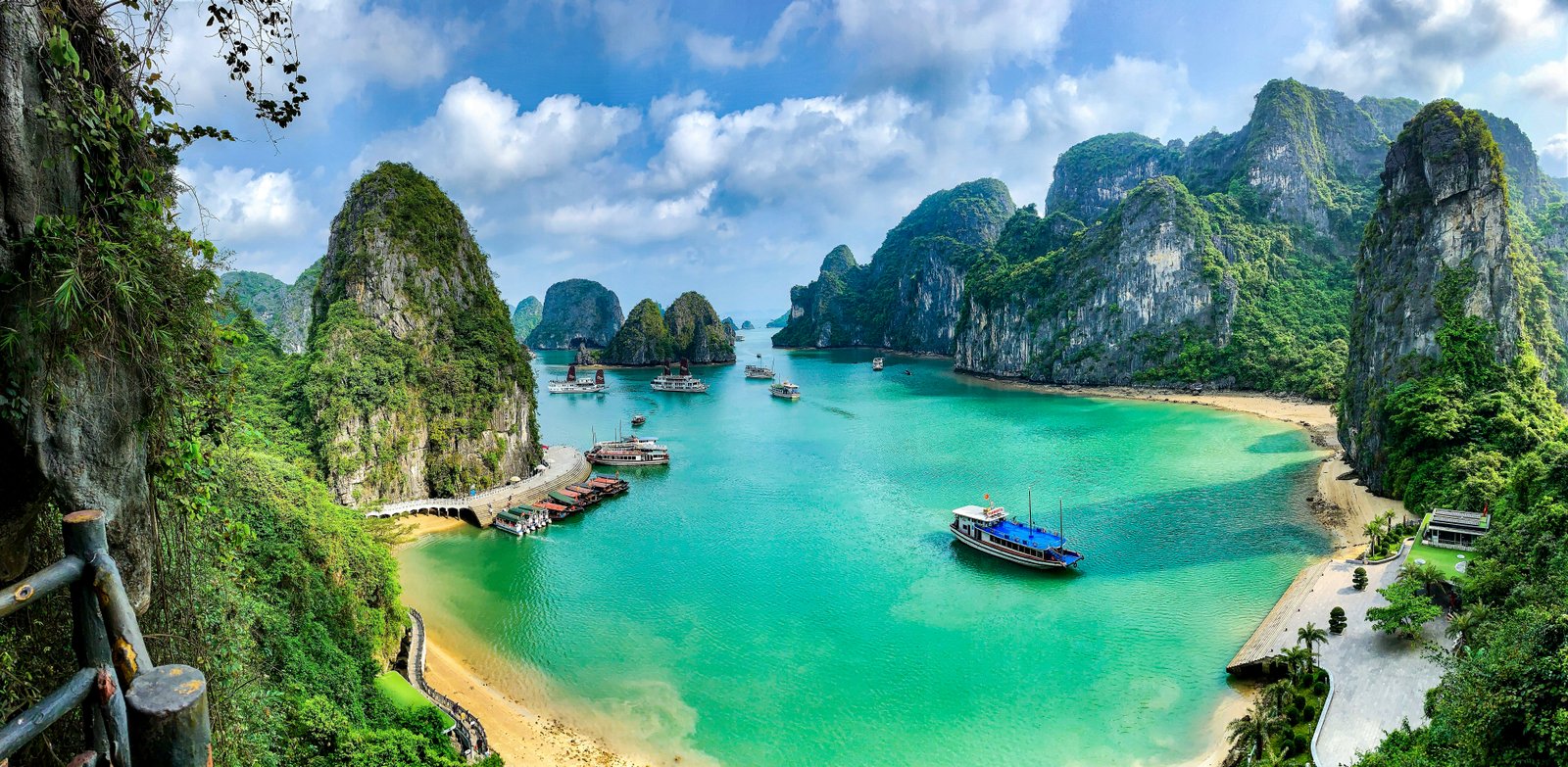 Cruise in Vietnam